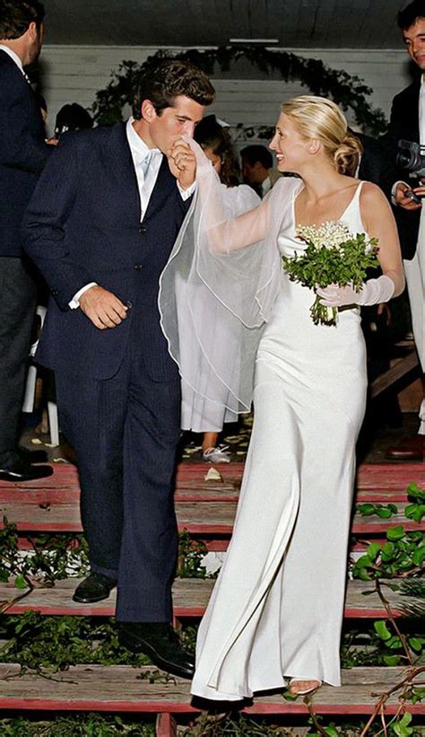 carolyn bessette kennedy wedding.